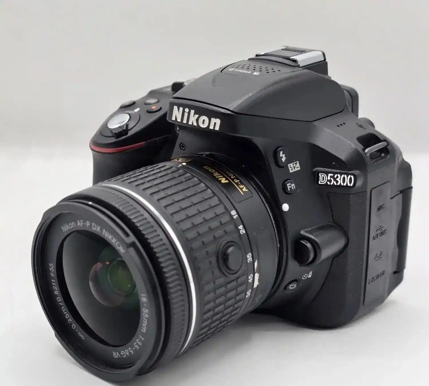 Nikon D5300+18-55mm دست دو