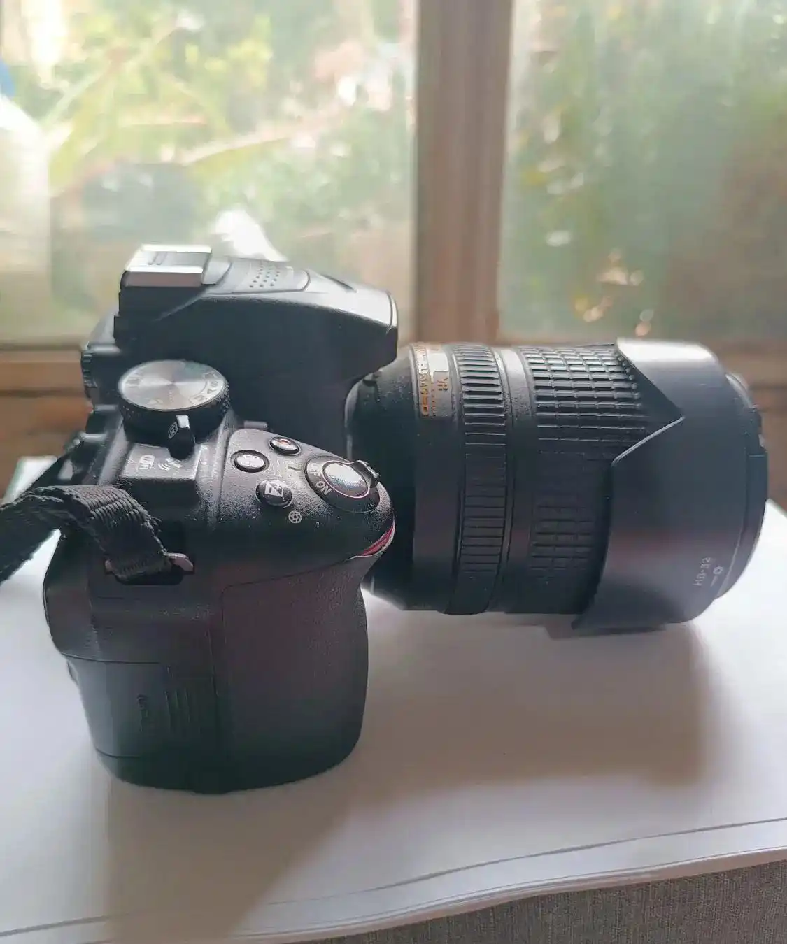 نیکون D5300 با لنز 18-140 VR، در حد نو دست دو