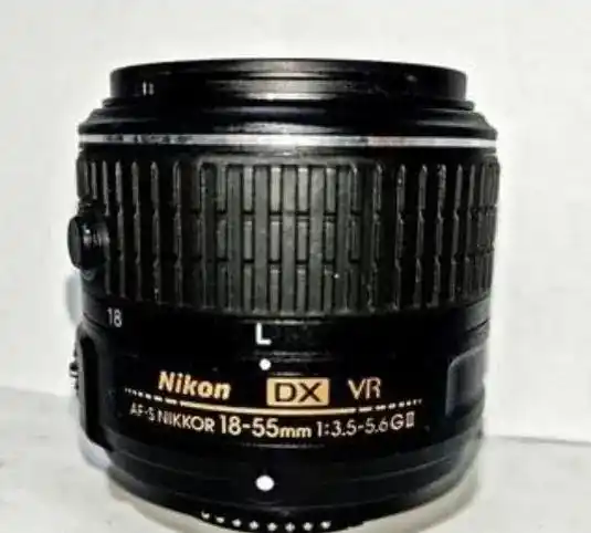 لنز  Nikon 18-55 DX. VR دست دو