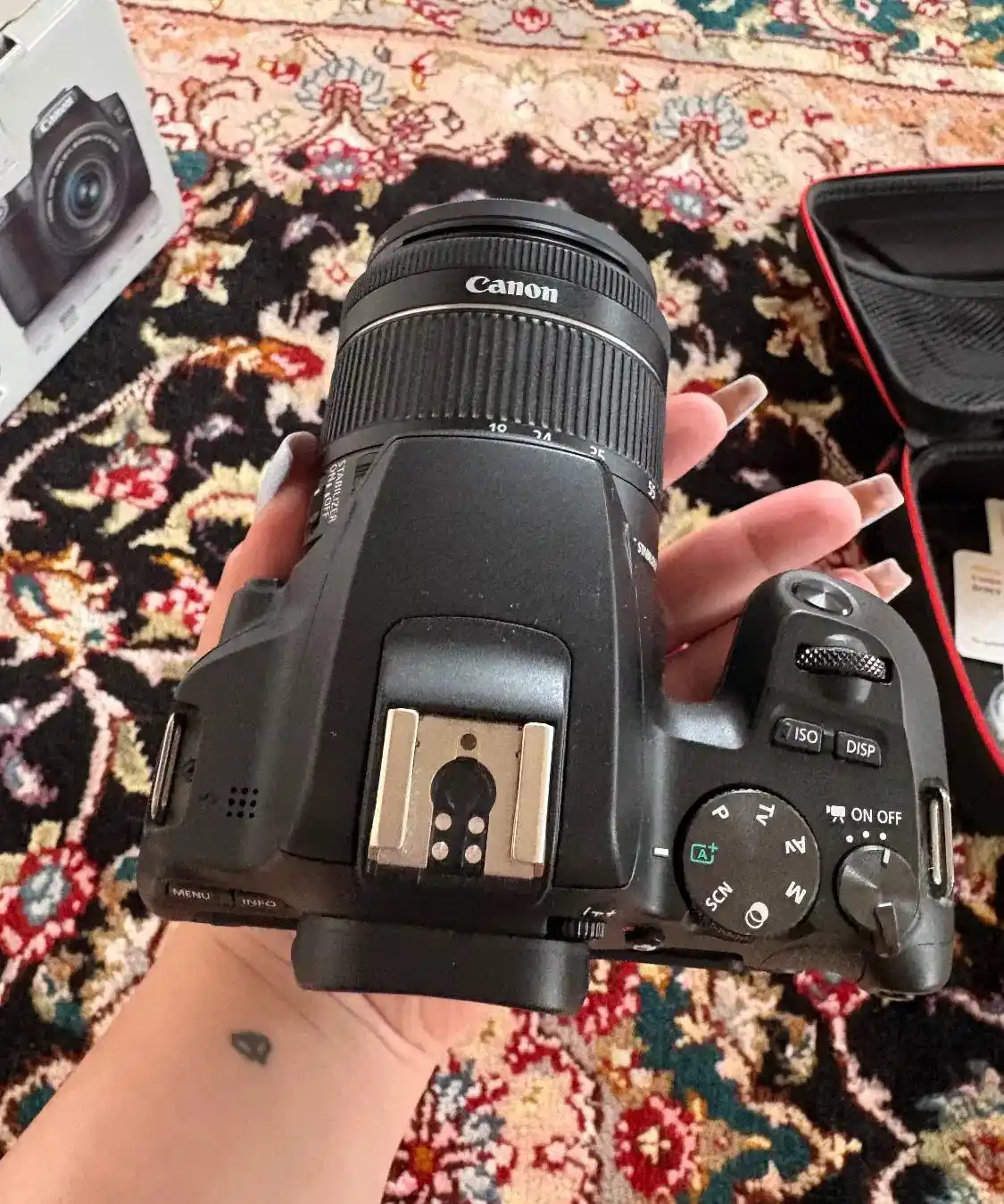 دوربین canon250D دست دو