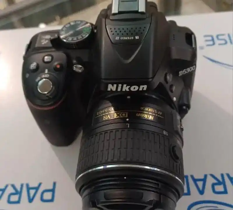دوربین عکاسی نیکون D5300 دست دو