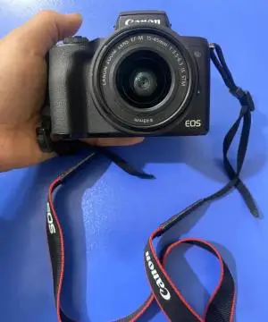 دوربین عکاسیCanon EOS M50MARKII با لنز 15 -45 دست دوم