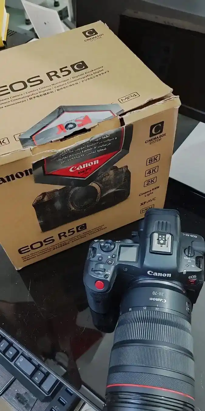 دوربین کانن R5C  + لنز ۲۴/۷۰ دست دو