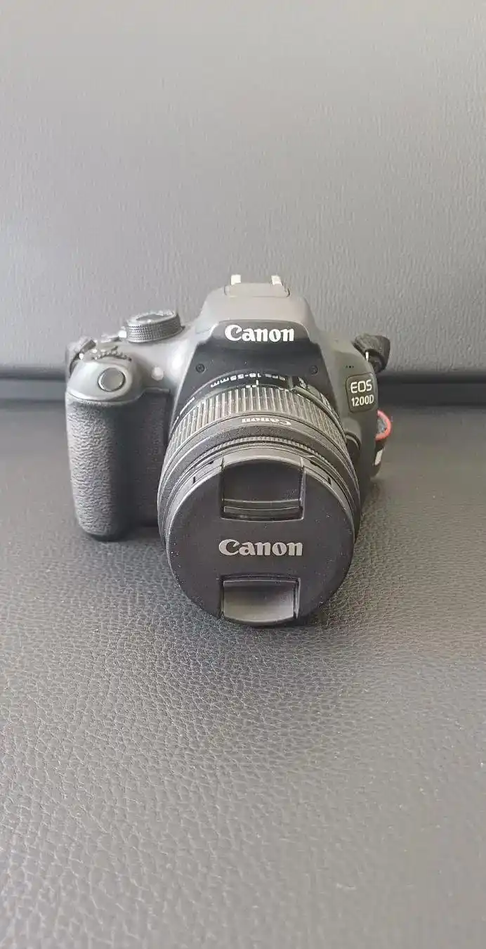 canon 1200D kit 18-55 دست دو