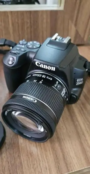 دوربین عکاسی کانن Canon EOS 250D Kit EF-S 18-55 mm f/4-5.6 IS STM دست دوم