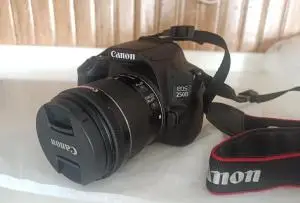 دوربین عکاسی کانن Canon EOS 250D Kit EF-S 18-55 mm f/4-5.6 IS STM دست دوم