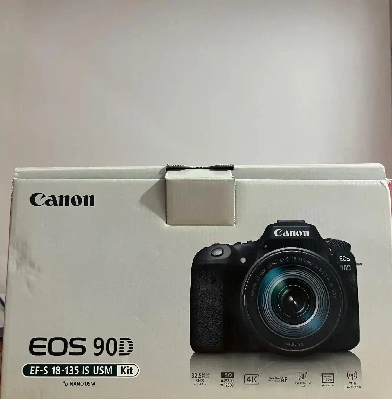 دوربین 90dکنون دست دو