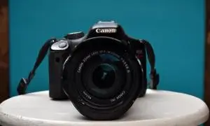 دوربین کانن D550 در حد نو دست دوم