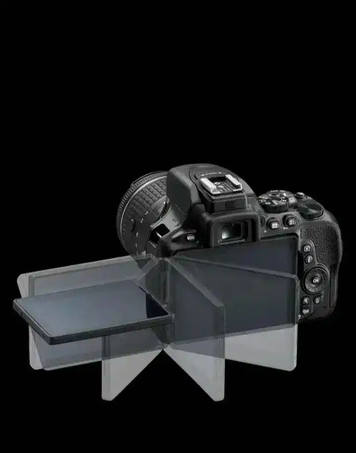 دوربین Nikon d5600 + لنز 18-140 دست دو