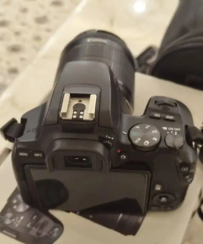 دوربین کنون 250D Canon با لنز 18 -55 دست دو
