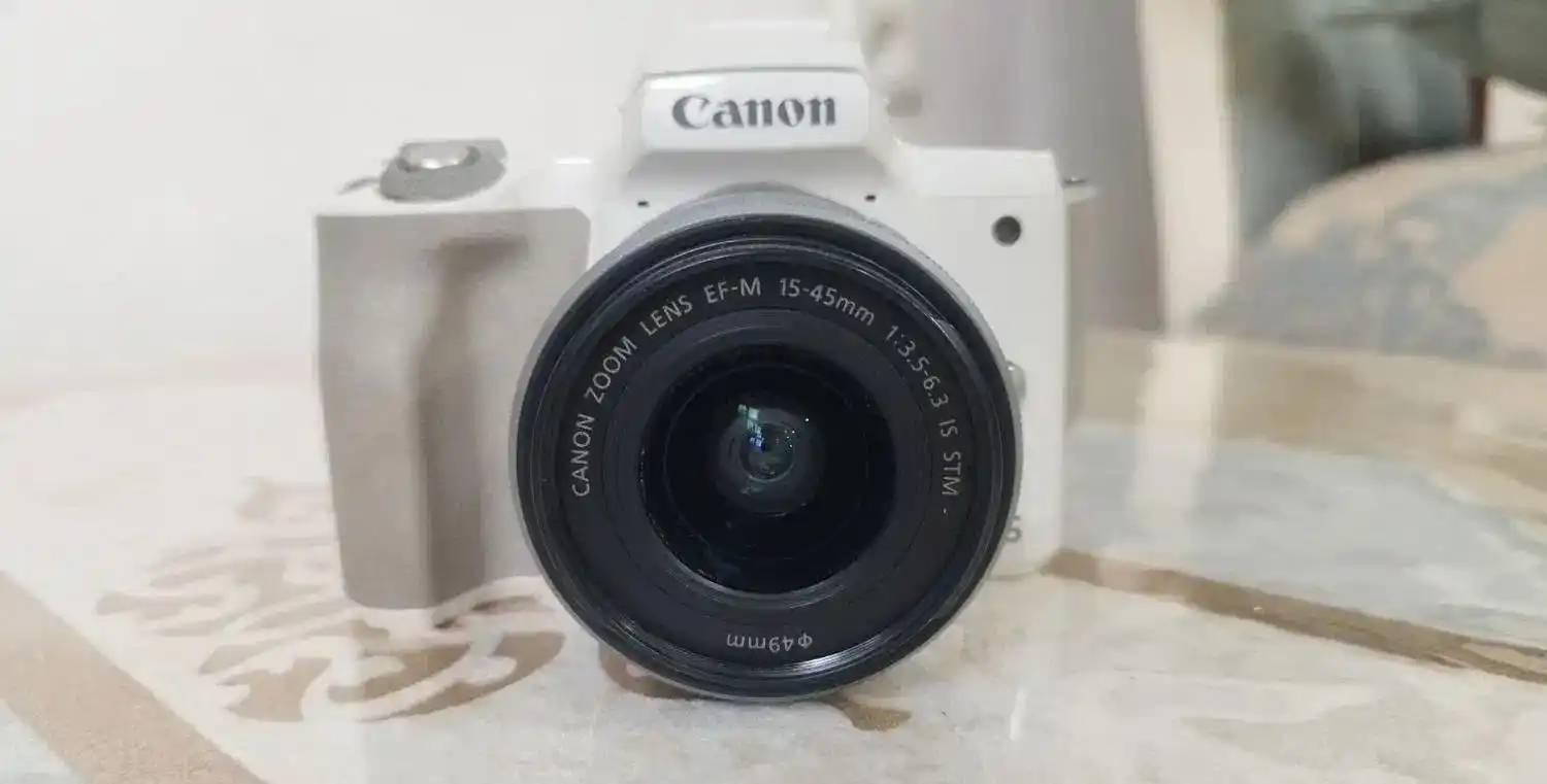 دوربین کنون m50 دست دو