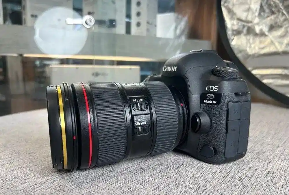دوربین Canon 5D Mark IV به همراه لنز 24-105 دست دو