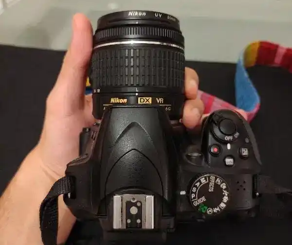 دوربین نیکون D3400 با لنز 18-55 دست دو
