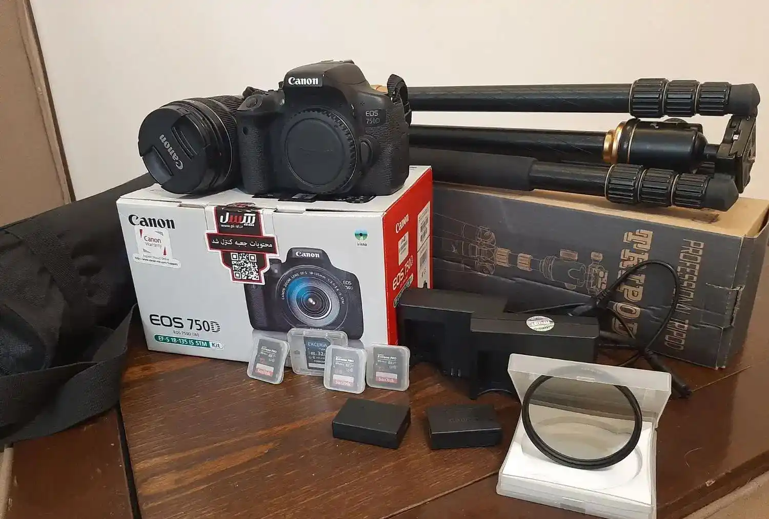 دوربین عکاسی و فیلمبرداری canon 750 D کنون ۷۵۰ دست دو