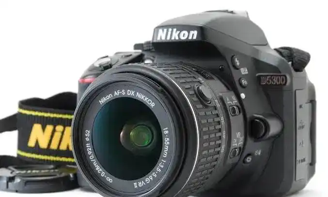 دوربین نیکون Nikon D5300 دست دو