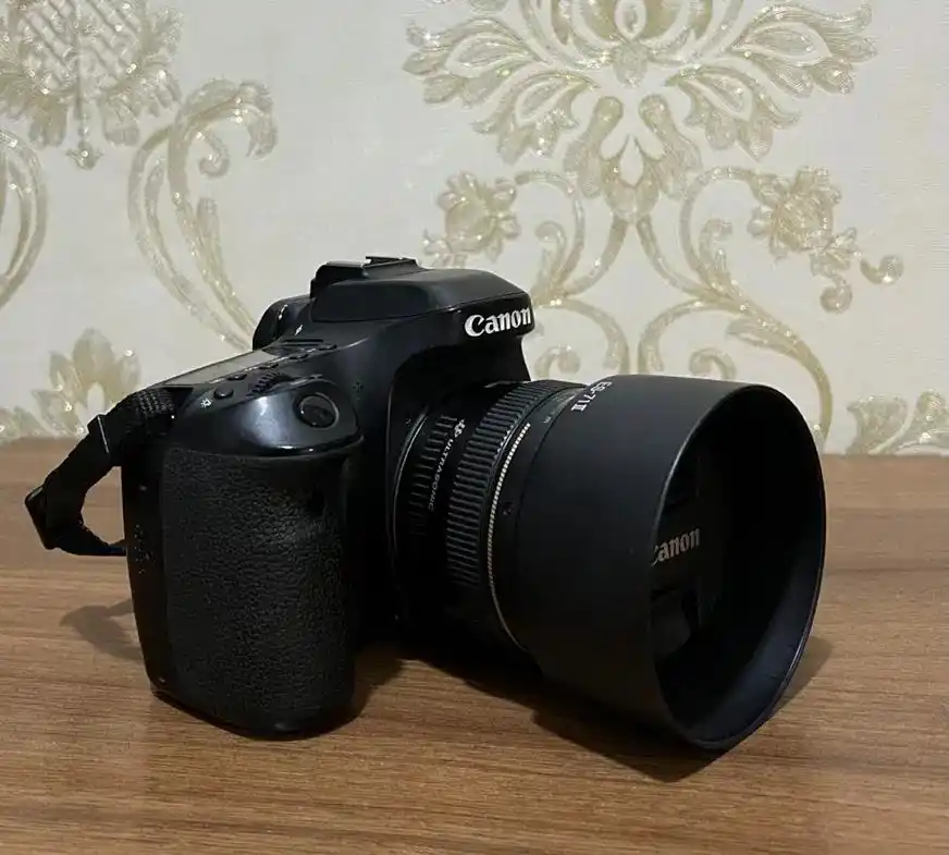 دوربین کانن 80d + لنز فیکس 50mm f1/4 دست دو