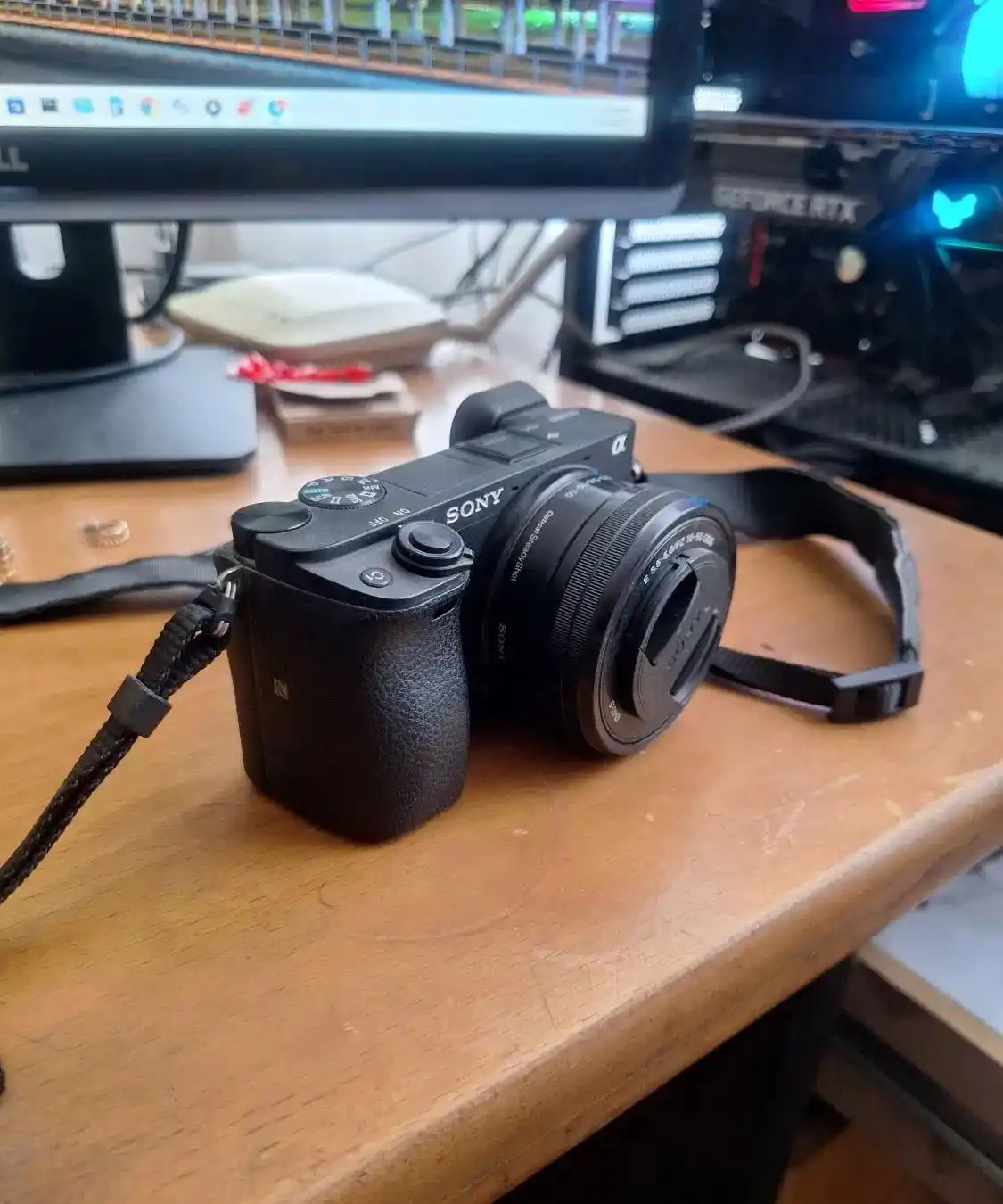 Sony A6400 دست دو