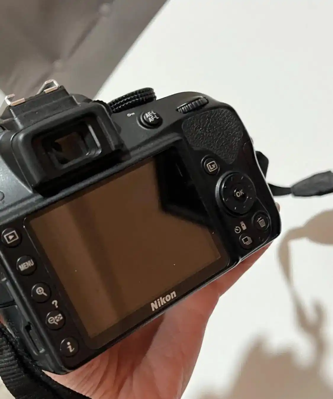 دوربین حرفه ای نیکون D3400 دست دو