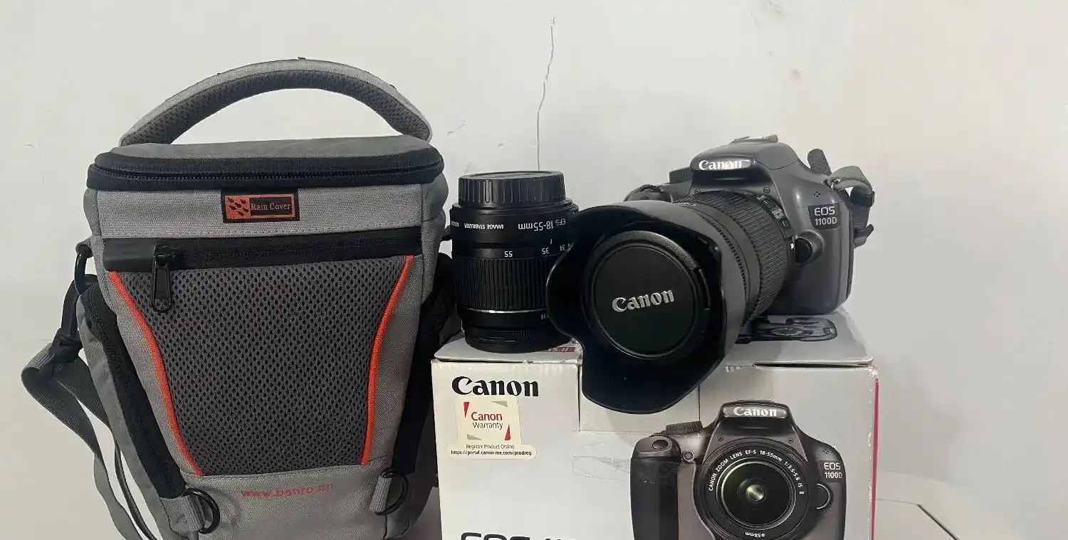 دوربی canon EOS1100D دست دو