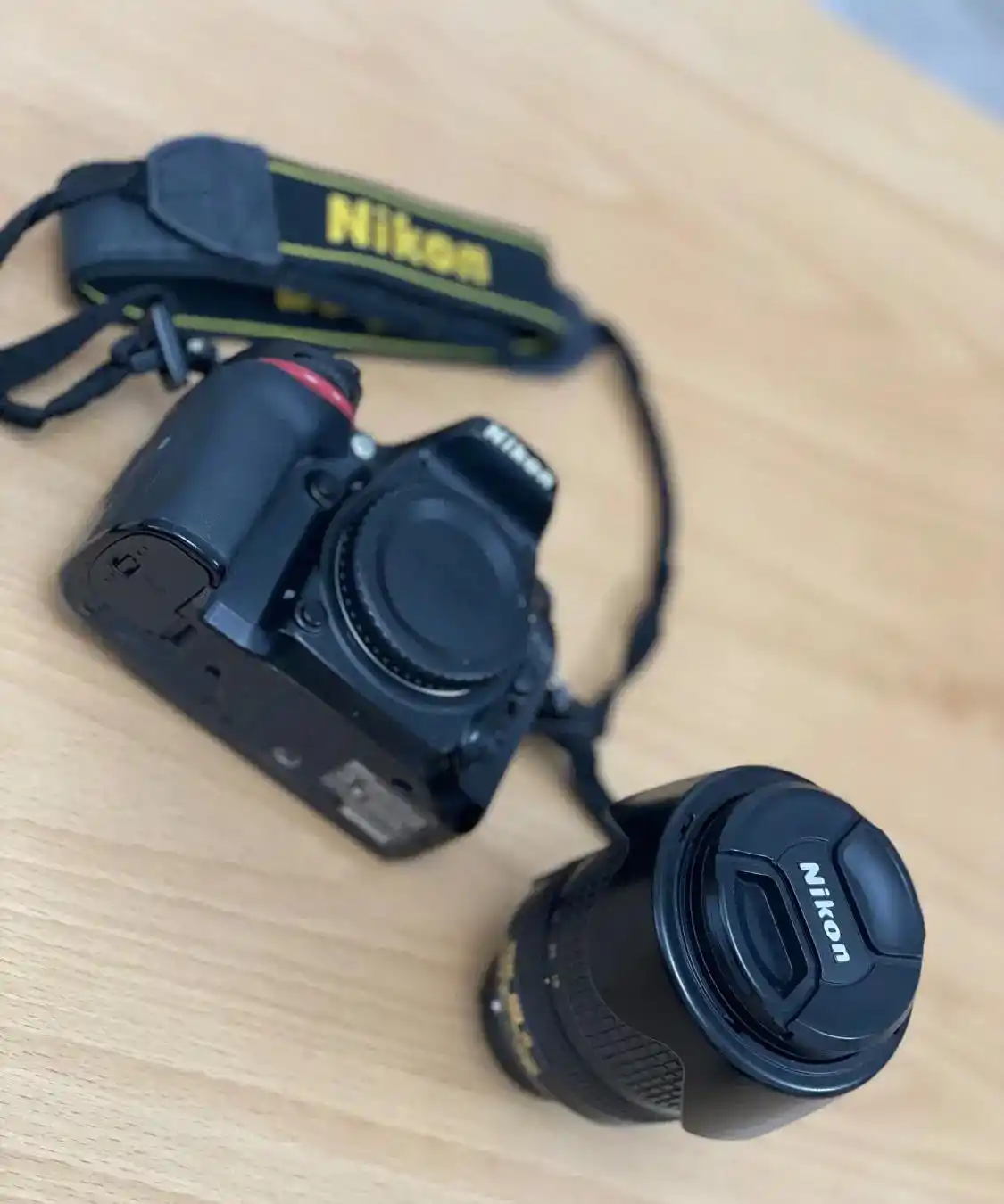 دوربین نیکون Nikon D7200 دست دو