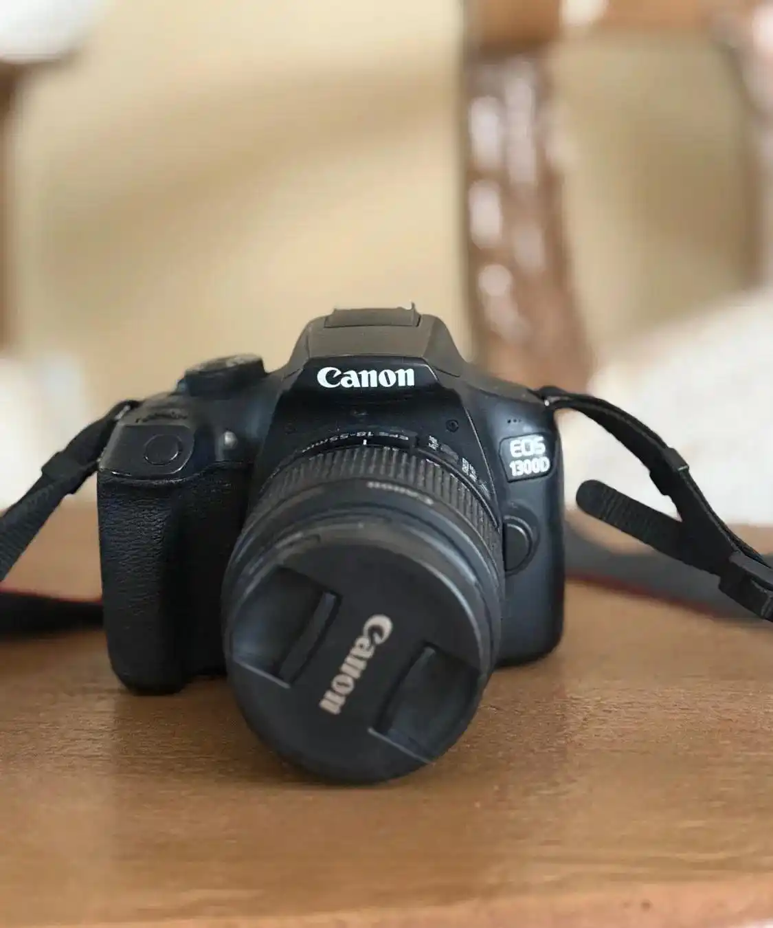 دوربین canon 1300d دست دو