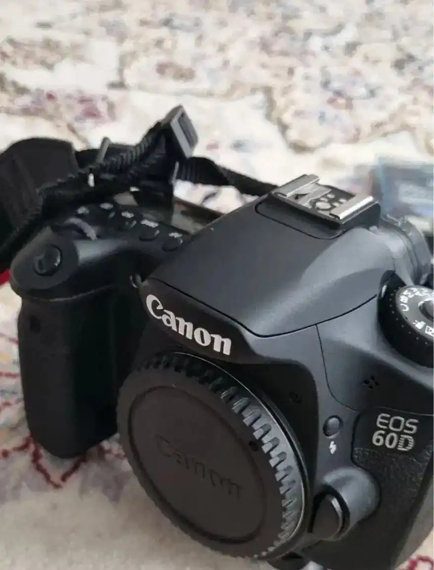 دوربین عکاسی کنون 60d دست دو