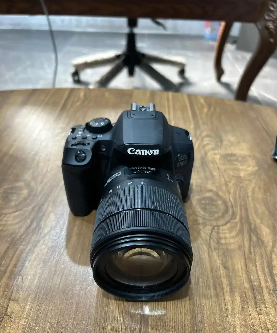 دوربین کنون850D دست دو