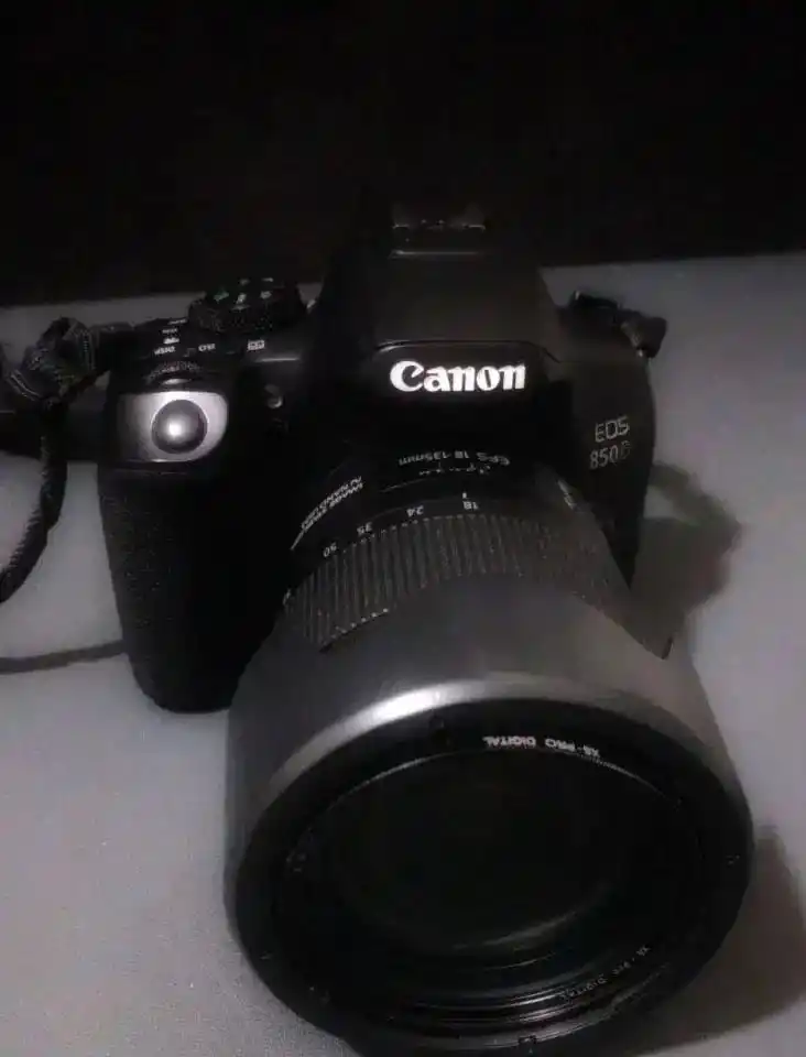 CANON 850D دست دو