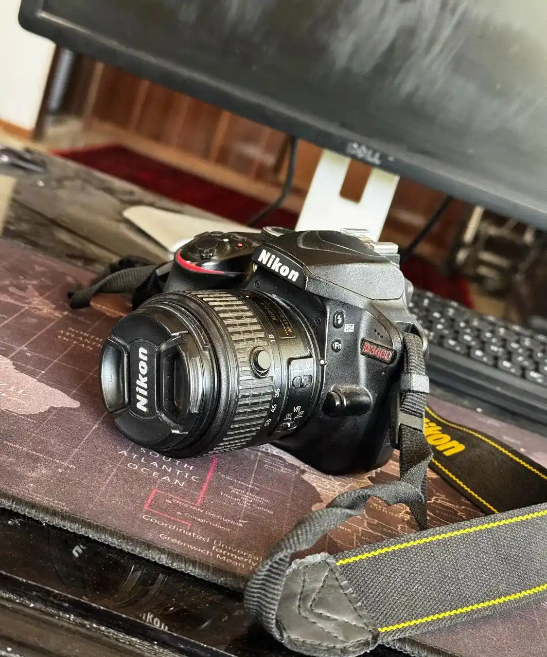 دوربین عکاسی Nikon D3400 دست دو