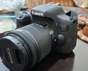کانن 750d با لنز زوم دست دوم