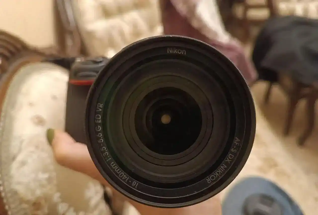 دوربین  Nikon D7200 دست دو