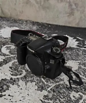 دوربین حرفه ای کانن 60d دست دوم