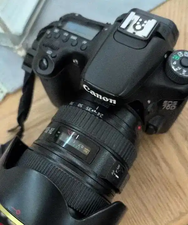 دوربین 70D Canon دست دو
