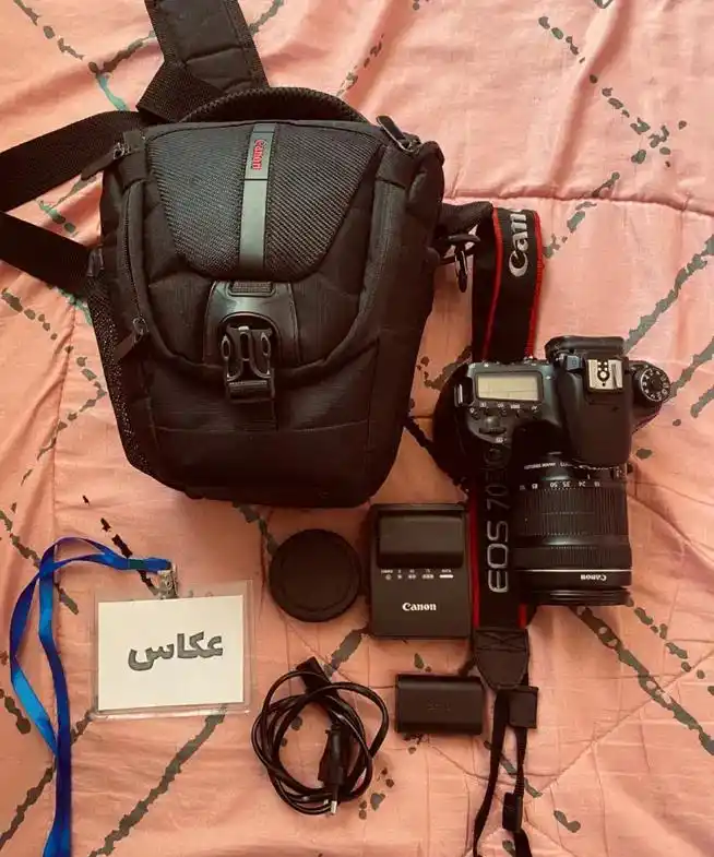 دوربین عکاسی کنون70d Canon 70d++همراه لنز 18-135 دست دو