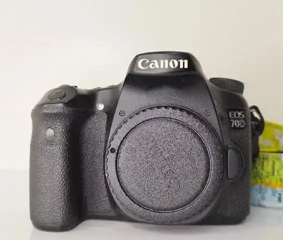 دوربین  70d canon دست دو