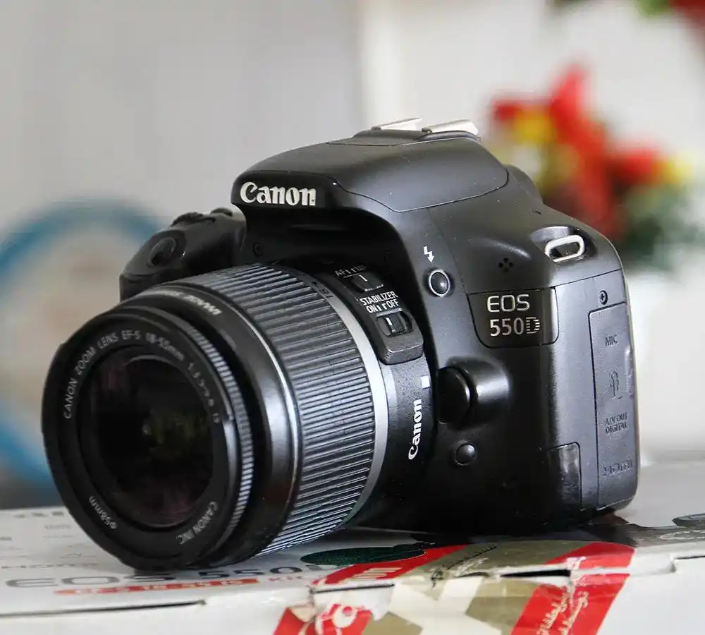 دوربین کنون 550d دست دو