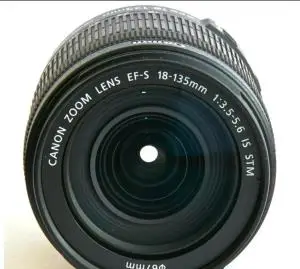 لنز کانن Canon EF-S 18-135mm دست دوم