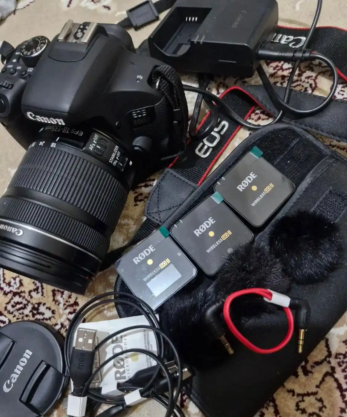 دوربین کنون 800D با لنز EF-S 18-135mm دست دو