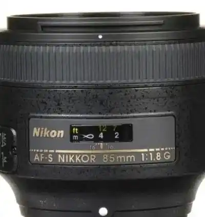 لنز نیکون 85mm دست دو