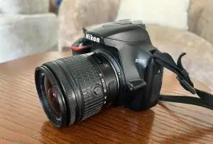 نیکون مدل D3500 به همراه لنز 18-55 میلی متر دست دوم