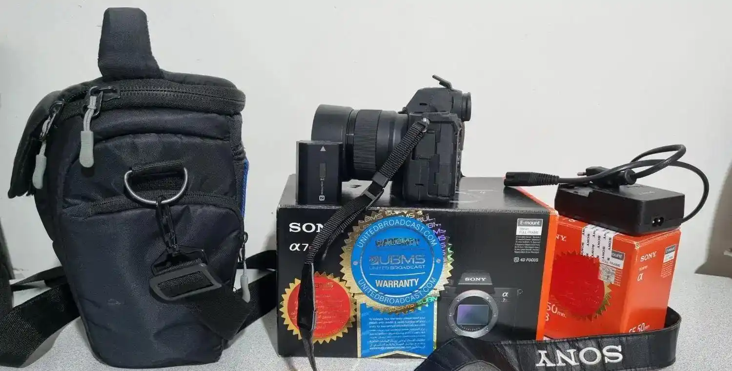 دوربین عکاسی سونی آلفا سون ۴ آر Sony alpha 7 r4 دست دو