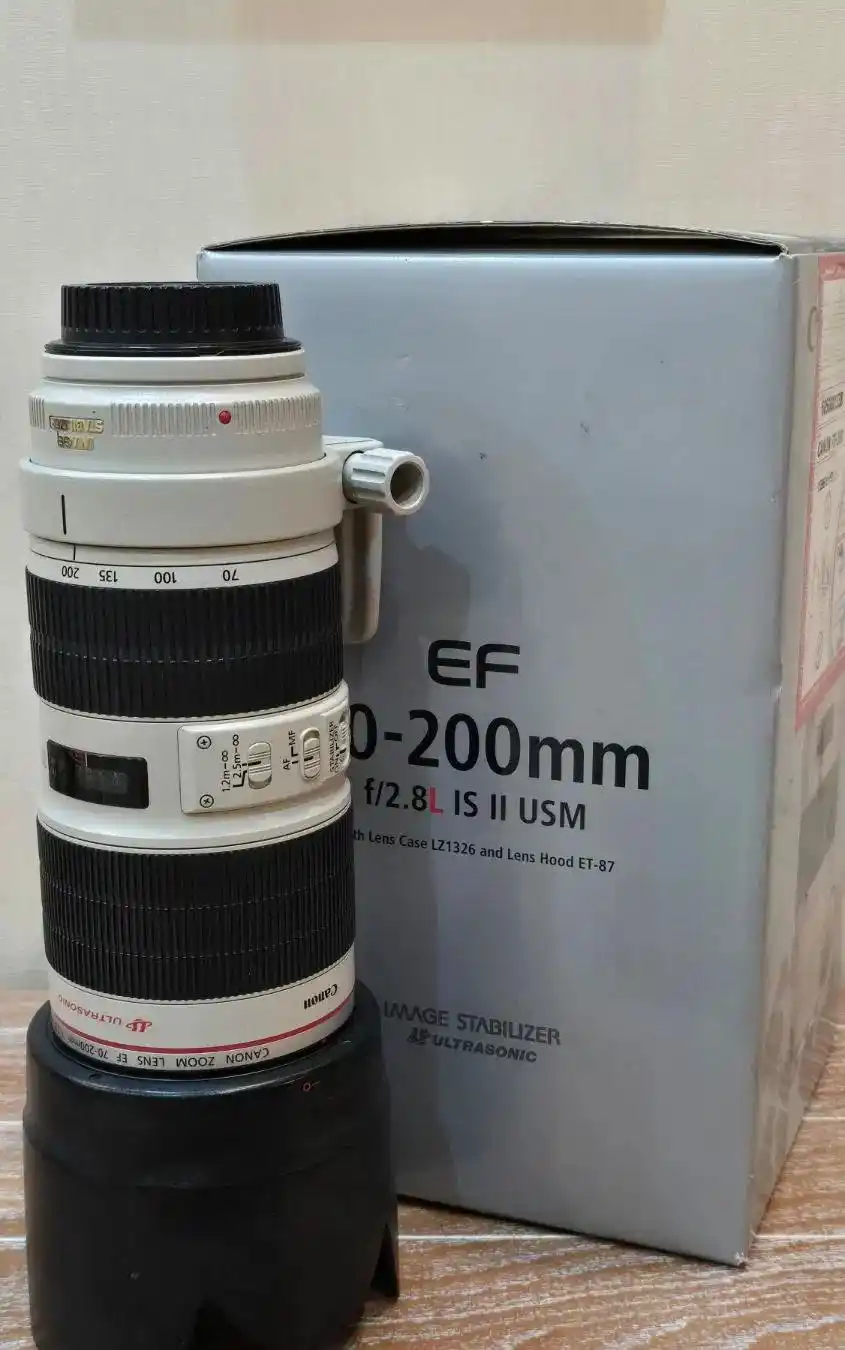 لنز کانن 70-200 سری 2 بسیار تمیز دست دو