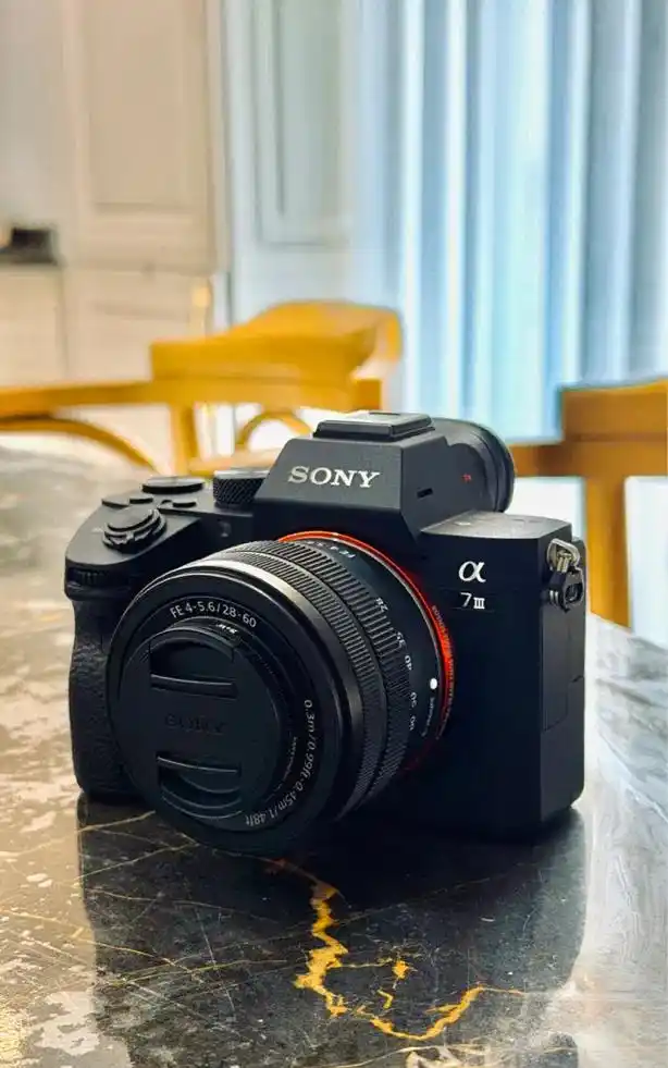 دوربین سونی الفا سون Sony a7iii آنباکس شده دست دو