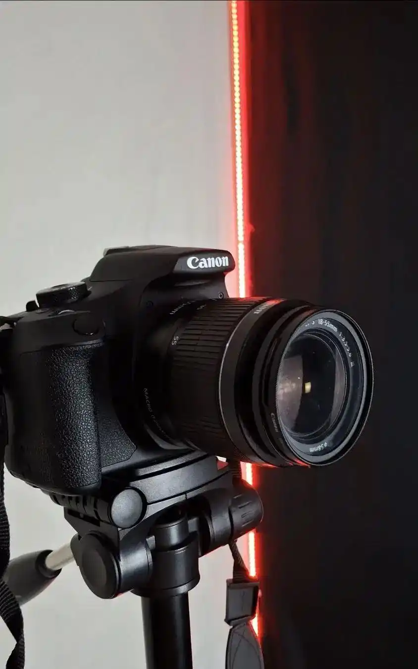 دوربین عکاسی کنون ۲۰۰۰دی ،2000d canon کانن، دست دو