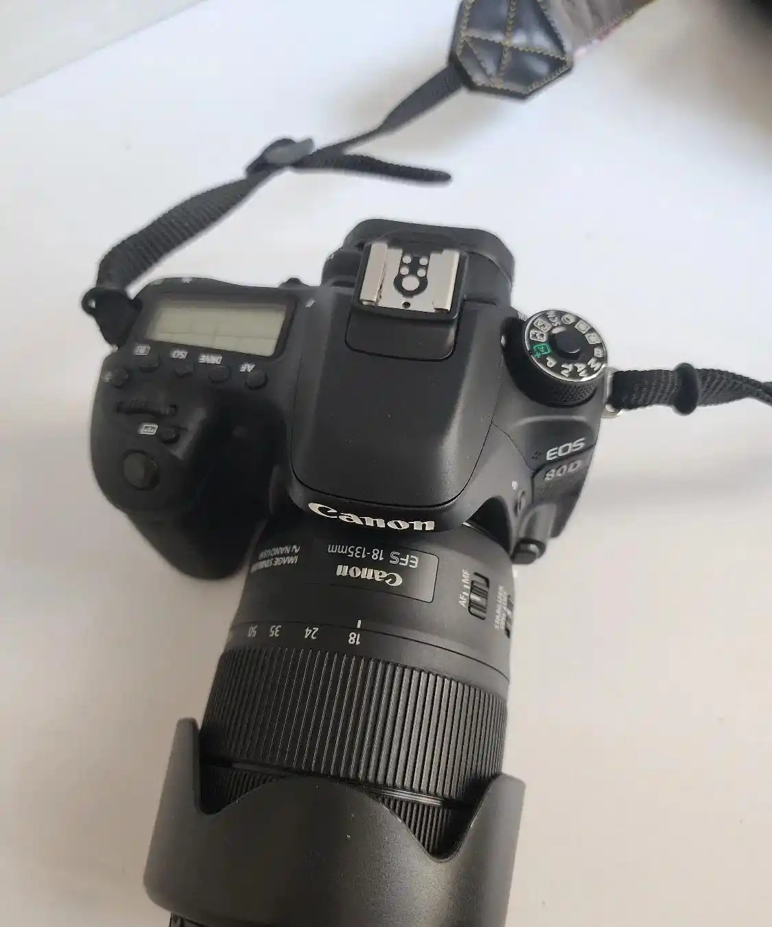 دوربین  canon  80D در حد نو دست دو