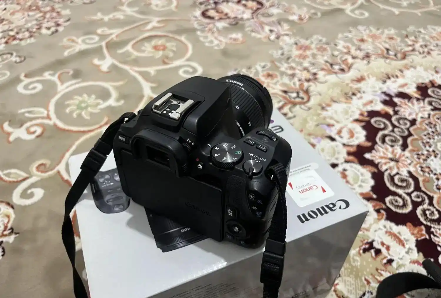 دوربین عکاسی canon 250d دست دو