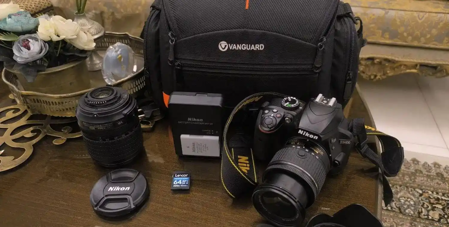 دوربین Nikon D3400 دست دو