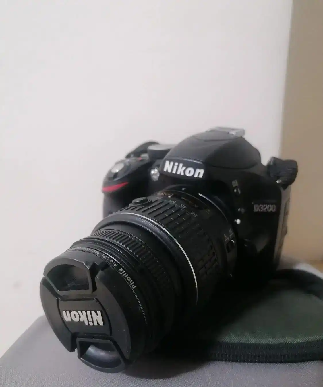 دوربین نیکون D3200 دست دو