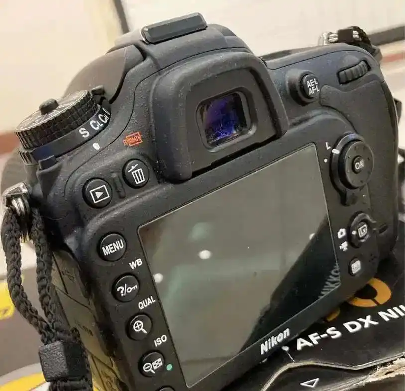دوربین نیکون Nikon D7100 دست دو