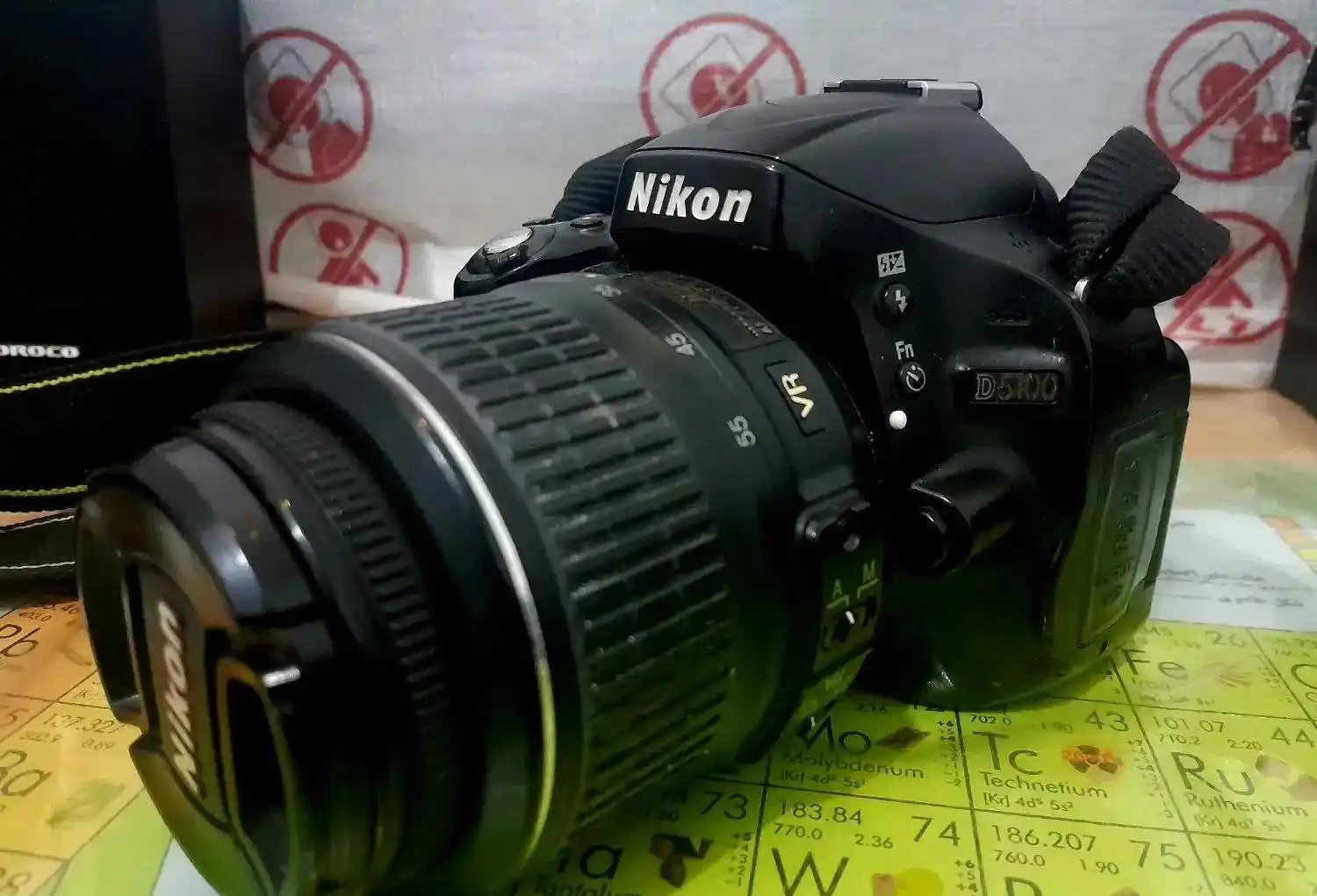 دوربین نیکون Nikon D5100 D3100 دست دو